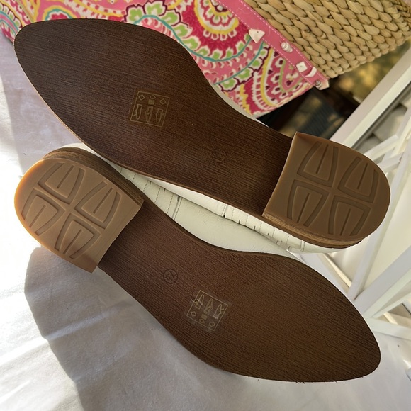 Ankle booties  White. New. - Picture 9 of 14